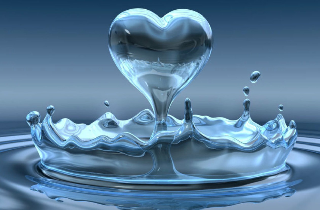 water heart shape splashing
